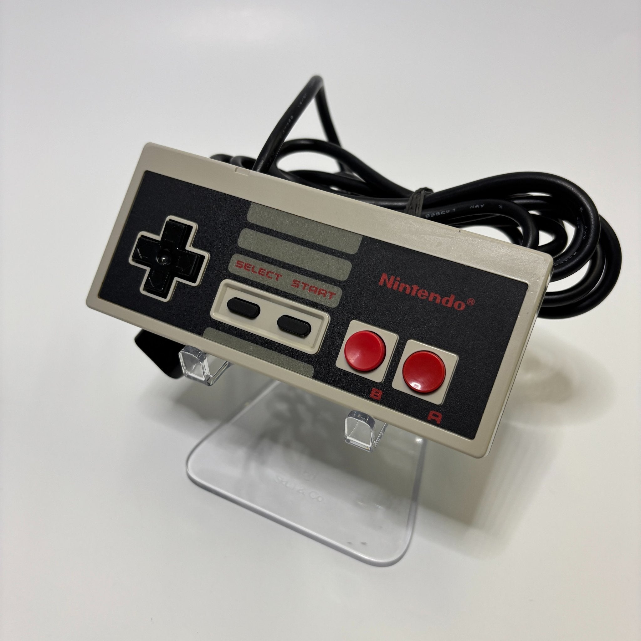 Nintendo NES Controller — Compatible with NES